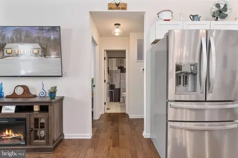 Entry Way - 4496 Rolling Hills Dr, Culpeper, VA 22701 photo 6 of 12