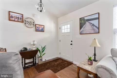 Entry Way - 4496 Rolling Hills Dr, Culpeper, VA 22701 photo 9 of 12