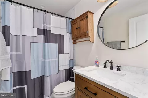 Bath - 4496 Rolling Hills Dr, Culpeper, VA 22701 photo 3 of 3