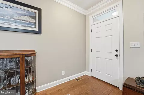 Entry Way - 29288 Old Office Rd, Rhoadesville, VA 22542 photo 2 of 5