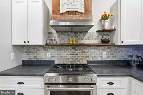 Kitchen - 29288 Old Office Rd, Rhoadesville, VA 22542 photo 2 of 3