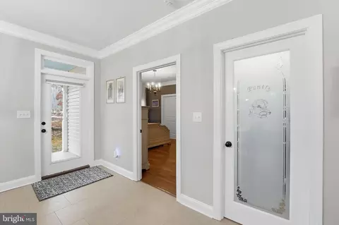 Entry Way - 29288 Old Office Rd, Rhoadesville, VA 22542 photo 4 of 5