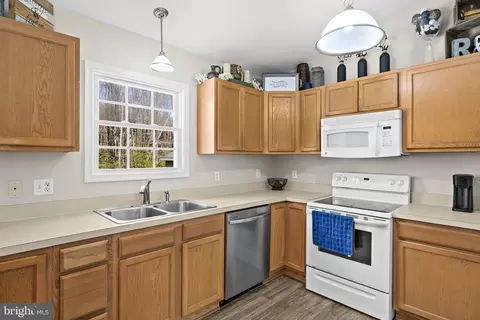 Kitchen - 8343 Wilderness Woods Ln, Rhoadesville, VA 22542 photo 3 of 4