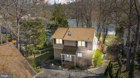 128 Harrison Cir, Locust Grove, VA 22508