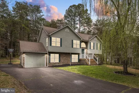 102 Fairfax Ln, Locust Grove, VA 22508