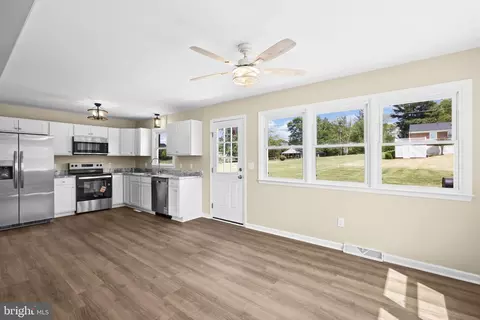 Living - 12157 Octonia Rd, Orange, VA 22960 photo 8 of 9