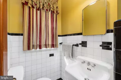 Bath - 195 Dabney St, Orange, VA 22960 photo 1 of 2