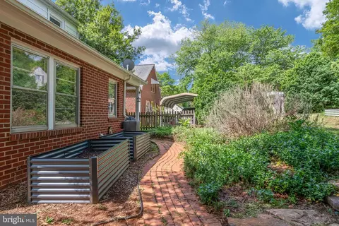 Exterior - 195 Dabney St, Orange, VA 22960 photo 12 of 16