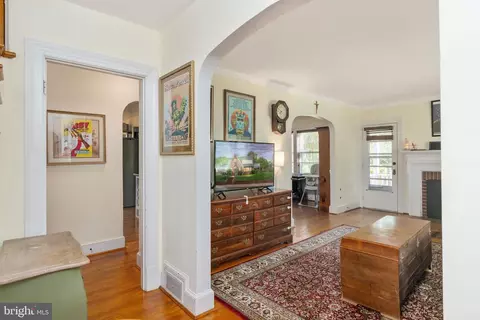 Entry Way - 195 Dabney St, Orange, VA 22960 photo 3 of 8