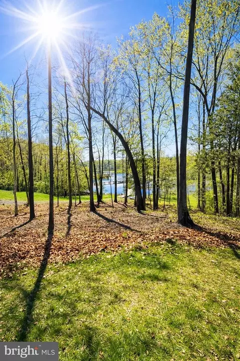 26700 Daniels Point Dr, Unionville, VA 22567