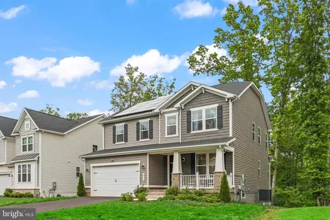 2865 White Tail Dr, Locust Grove, VA 22508