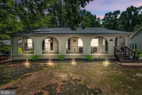 135 Washington St, Locust Grove, VA 22508