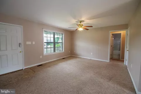 Living - 9379 Stonegate Ln, Rhoadesville, VA 22542 photo 2 of 2