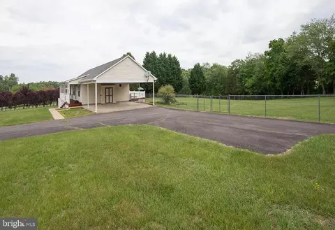 Exterior - 9379 Stonegate Ln, Rhoadesville, VA 22542 photo 5 of 6