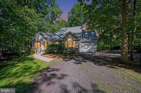 300 Edgehill Dr, Locust Grove, VA 22508