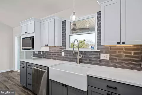 Kitchen - 26375 Pennfields Dr, Orange, VA 22960 photo 2 of 4