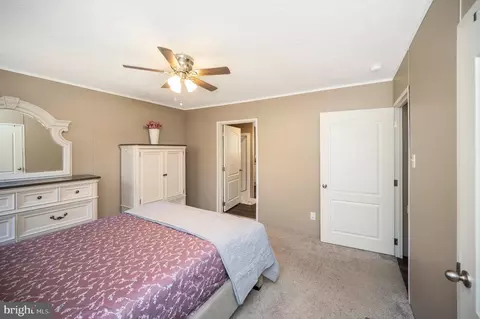 Bedroom - 5120 Burr Hill Rd, Rhoadesville, VA 22542 photo 3 of 7