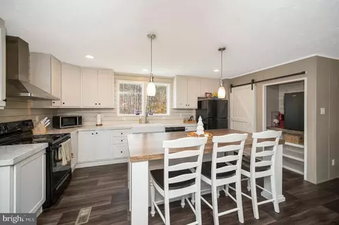 Kitchen - 5120 Burr Hill Rd, Rhoadesville, VA 22542 photo 1 of 7