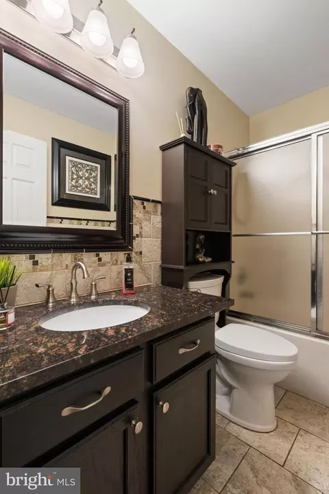Bath - 25360 Kylies Ln, Rhoadesville, VA 22542 photo 2 of 3