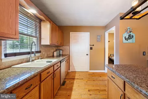 Kitchen - 25360 Kylies Ln, Rhoadesville, VA 22542 photo 4 of 6
