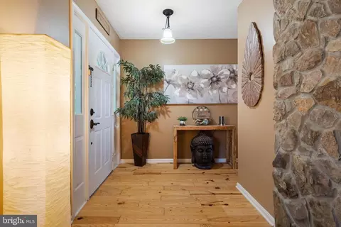 Entry Way - 25360 Kylies Ln, Rhoadesville, VA 22542 photo 4 of 5