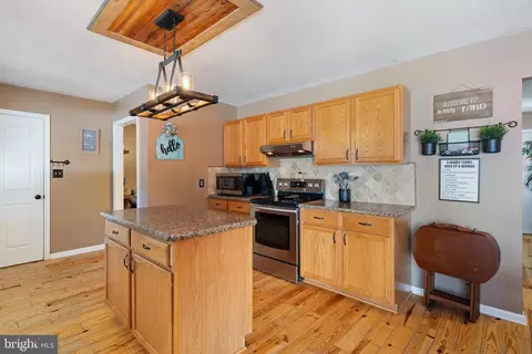 Kitchen - 25360 Kylies Ln, Rhoadesville, VA 22542 photo 2 of 6