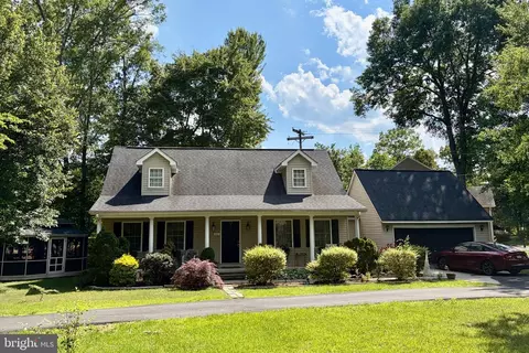 102 Wakefield Dr, Locust Grove, VA 22508