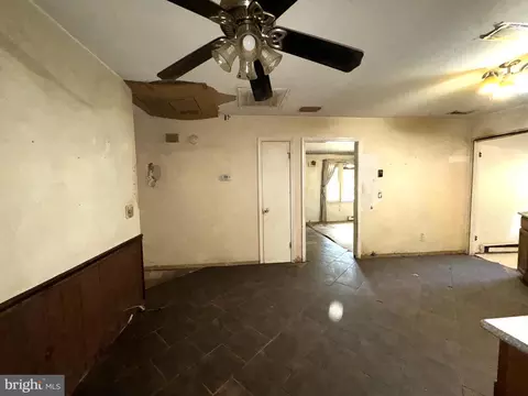 Entry Way - 5504 Burr Hill Rd, Rhoadesville, VA 22542 photo 2 of 2