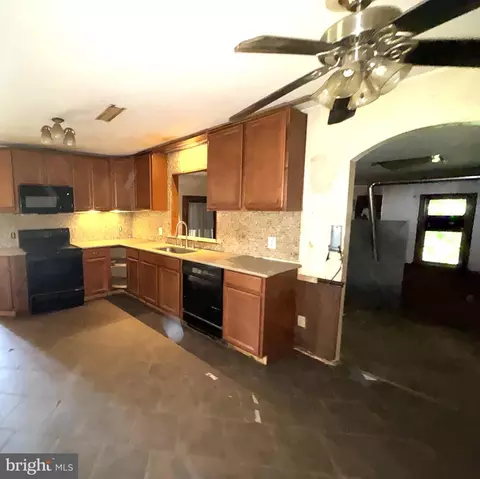 Kitchen - 5504 Burr Hill Rd, Rhoadesville, VA 22542 photo 1 of 1