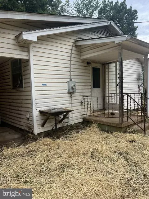 Exterior - 5504 Burr Hill Rd, Rhoadesville, VA 22542 photo 2 of 5