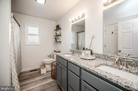 Entry Way - 7295 Cornfield Ln, Rhoadesville, VA 22542 photo 11 of 11