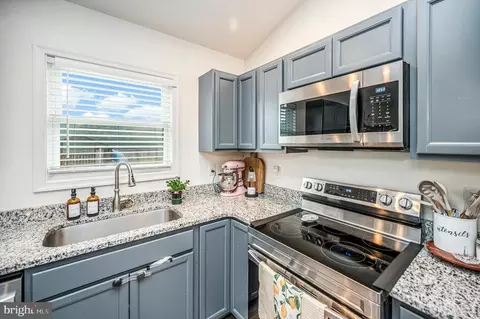 Kitchen - 7295 Cornfield Ln, Rhoadesville, VA 22542 photo 5 of 5