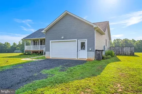Exterior - 7295 Cornfield Ln, Rhoadesville, VA 22542 photo 4 of 7