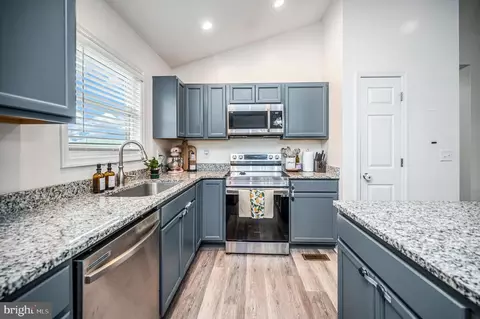 Kitchen - 7295 Cornfield Ln, Rhoadesville, VA 22542 photo 1 of 5