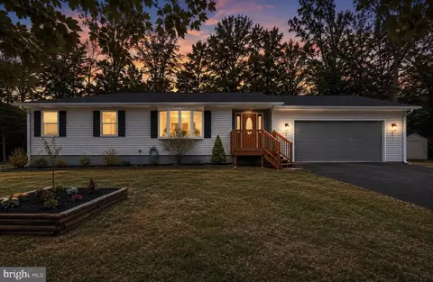 808 Mt Pleasant Dr, Locust Grove, VA 22508