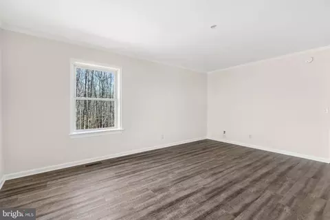 Living - 28494 Constitution Hwy, Rhoadesville, VA 22542 photo 4 of 4