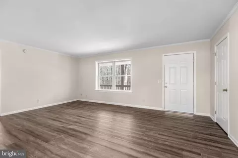 Living - 28494 Constitution Hwy, Rhoadesville, VA 22542 photo 3 of 4