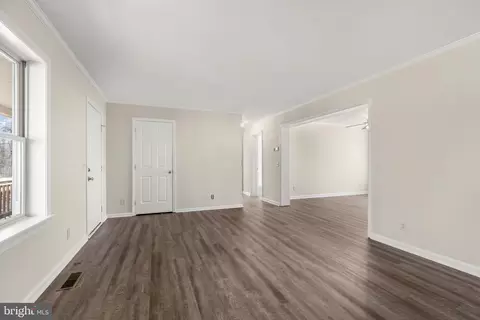 Living - 28494 Constitution Hwy, Rhoadesville, VA 22542 photo 2 of 4