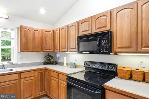 Kitchen - 25373 Jabo Ln, Rhoadesville, VA 22542 photo 2 of 4