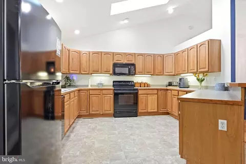 Kitchen - 25373 Jabo Ln, Rhoadesville, VA 22542 photo 3 of 4
