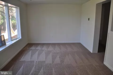 Living - 20530 Bickers Ln, Orange, VA 22960 photo 2 of 2