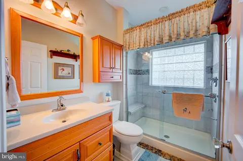 Bath - 6542 Pine Stake Rd, Culpeper, VA 22701 photo 3 of 7