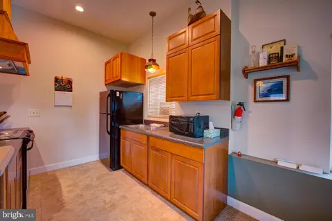 Kitchen - 6542 Pine Stake Rd, Culpeper, VA 22701 photo 6 of 7