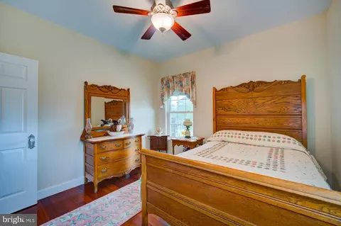 Bedroom - 6542 Pine Stake Rd, Culpeper, VA 22701 photo 8 of 10
