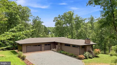 20492 Shore Dr, Orange, VA 22960