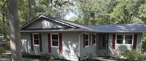 100 Tall Pines Ave, Locust Grove, VA 22508