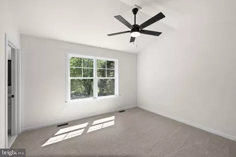 Bedroom - 28264 Mine Run Rd, Rhoadesville, VA 22542 photo 5 of 6