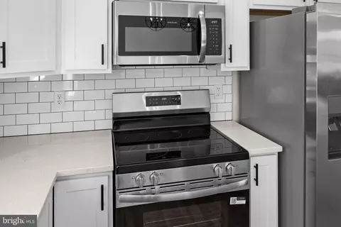 Kitchen - 28264 Mine Run Rd, Rhoadesville, VA 22542 photo 7 of 7