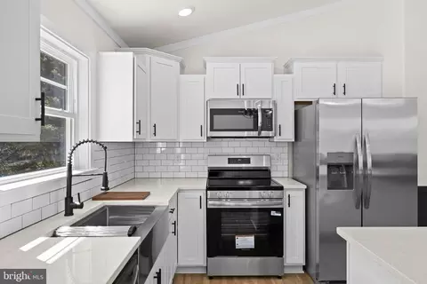 Kitchen - 28264 Mine Run Rd, Rhoadesville, VA 22542 photo 3 of 7