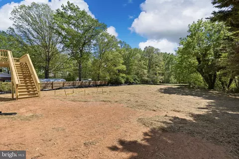 Exterior - 28264 Mine Run Rd, Rhoadesville, VA 22542 photo 6 of 10